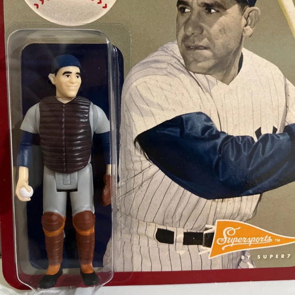 YOGI BERRA MLB Classic All-Stars 1951 NY Yankees Figure - Picture 2 of 9